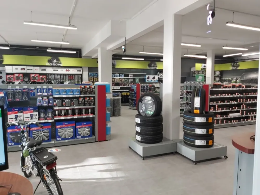 REUNION EQUIPEMENT MAGASINS