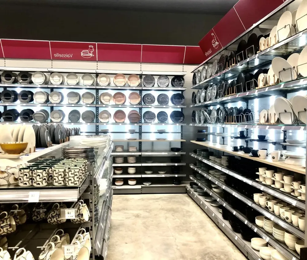 REUNION EQUIPEMENT MAGASINS