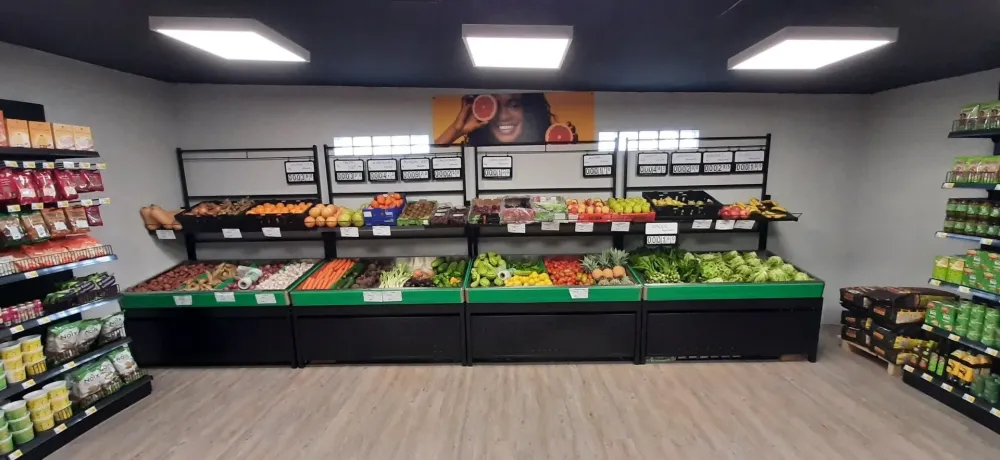 Présentoir à fruits et légumes à Le Port
